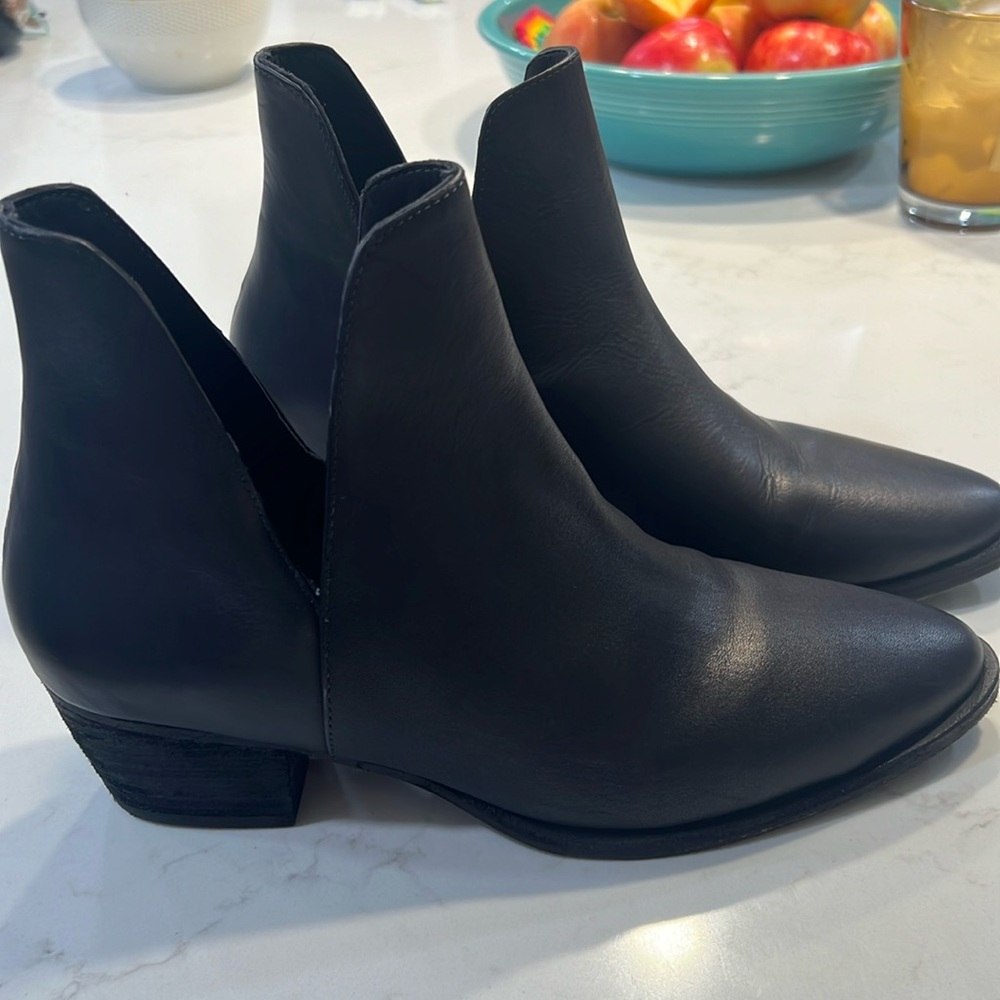 Free People Charm Double V ankle boots- size 39.5